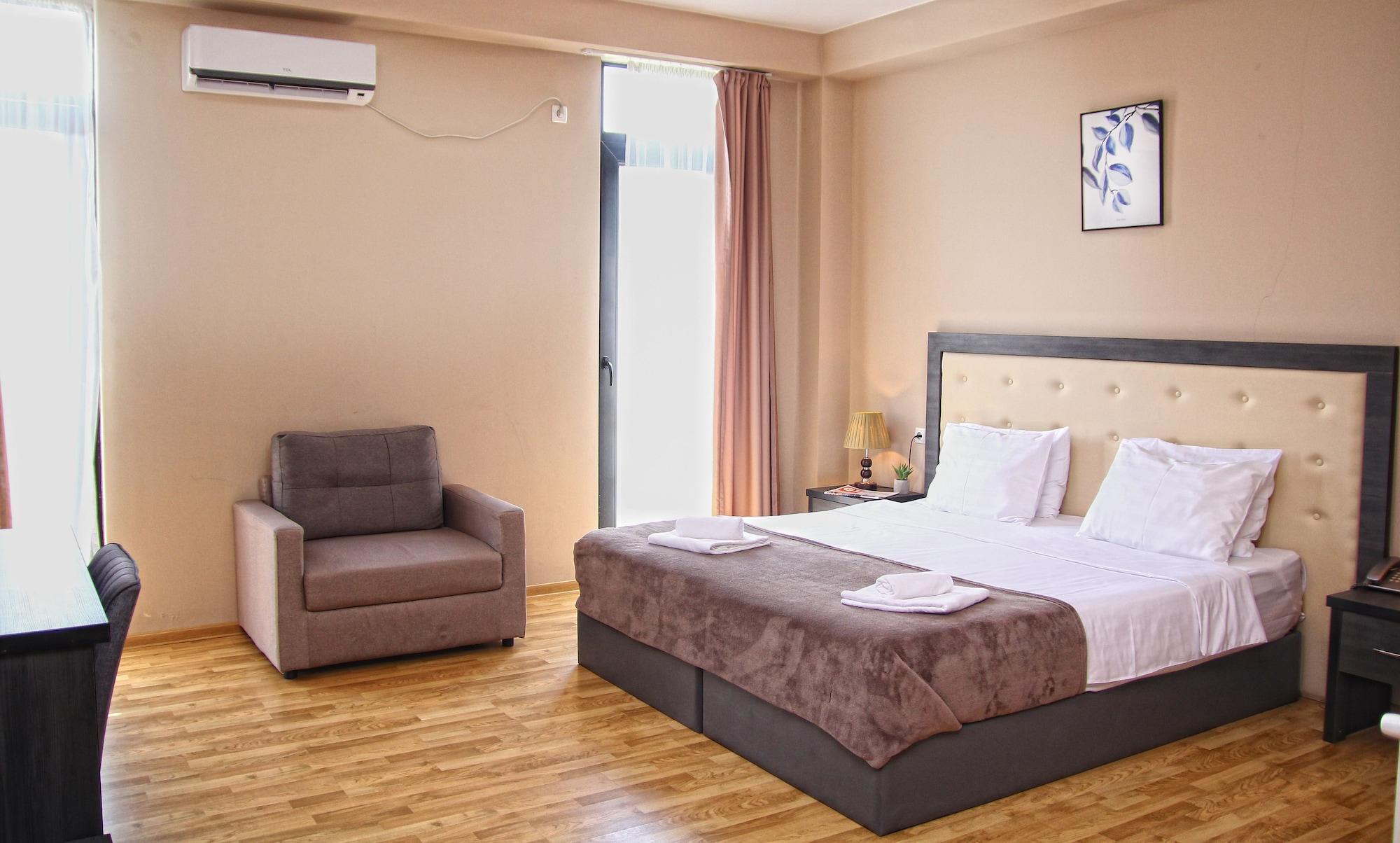 Rogalux Blue Hotel Tbilisi Ngoại thất bức ảnh