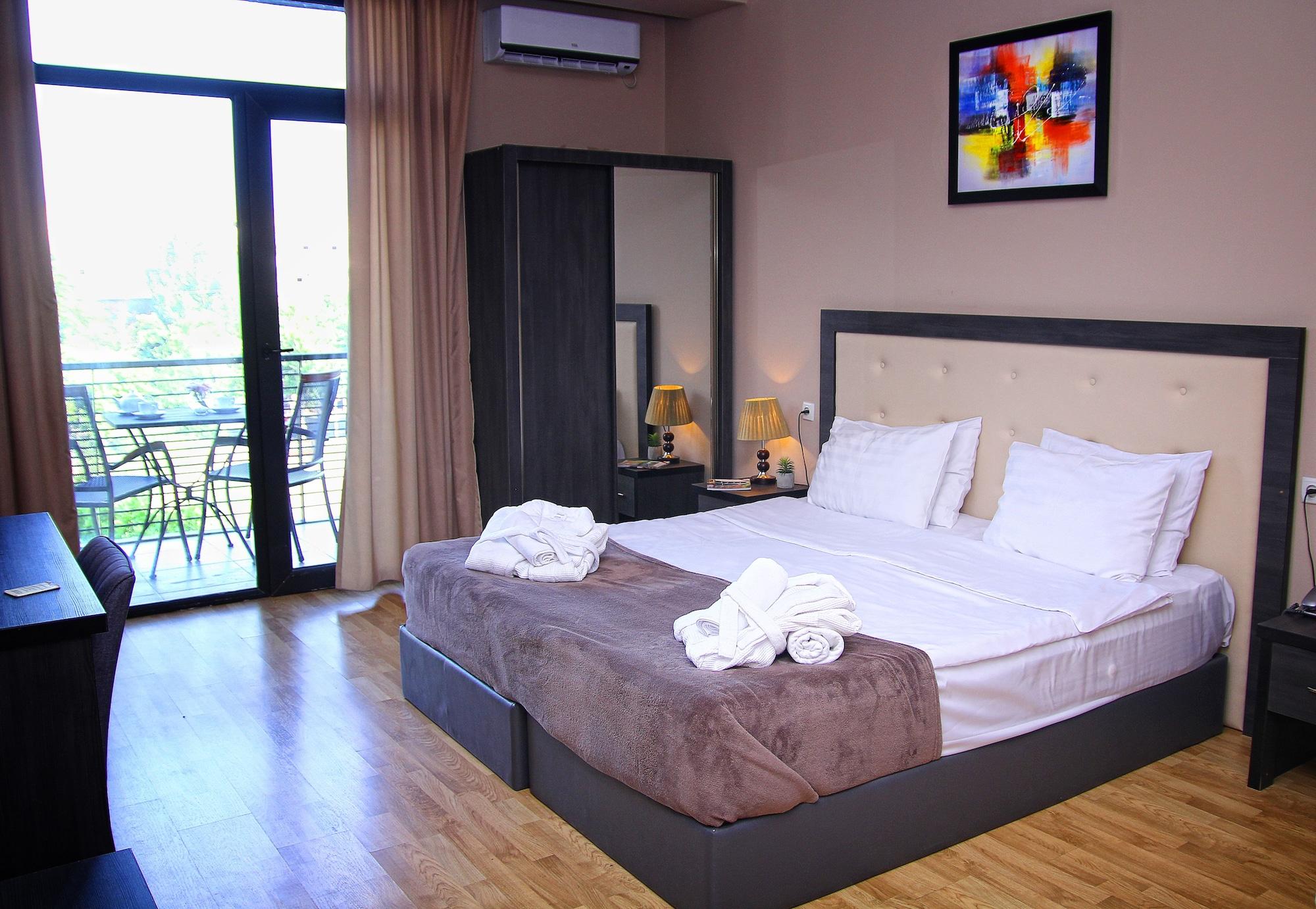 Rogalux Blue Hotel Tbilisi Ngoại thất bức ảnh