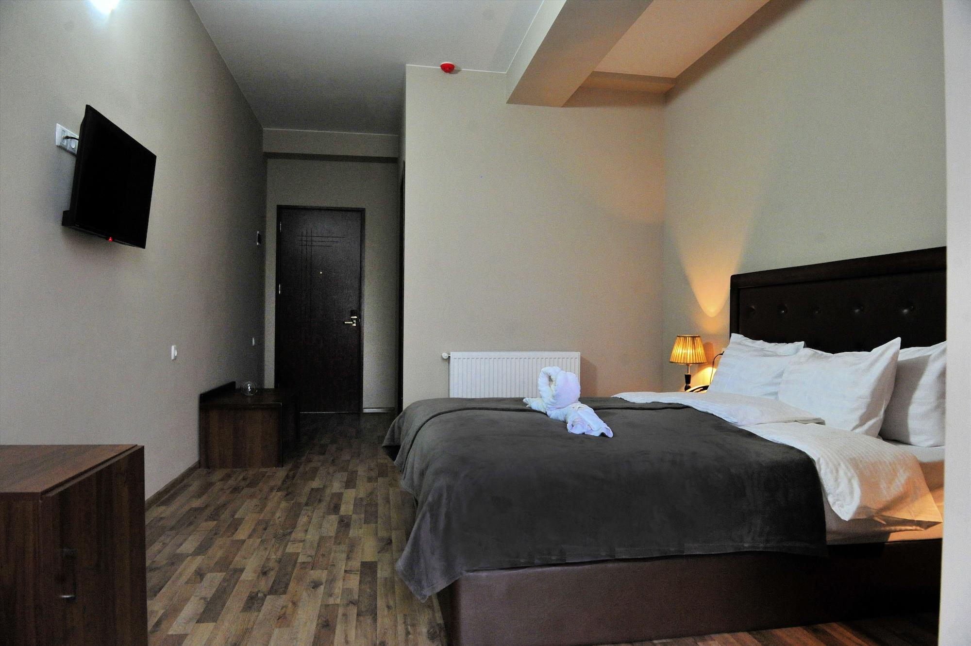 Rogalux Blue Hotel Tbilisi Ngoại thất bức ảnh