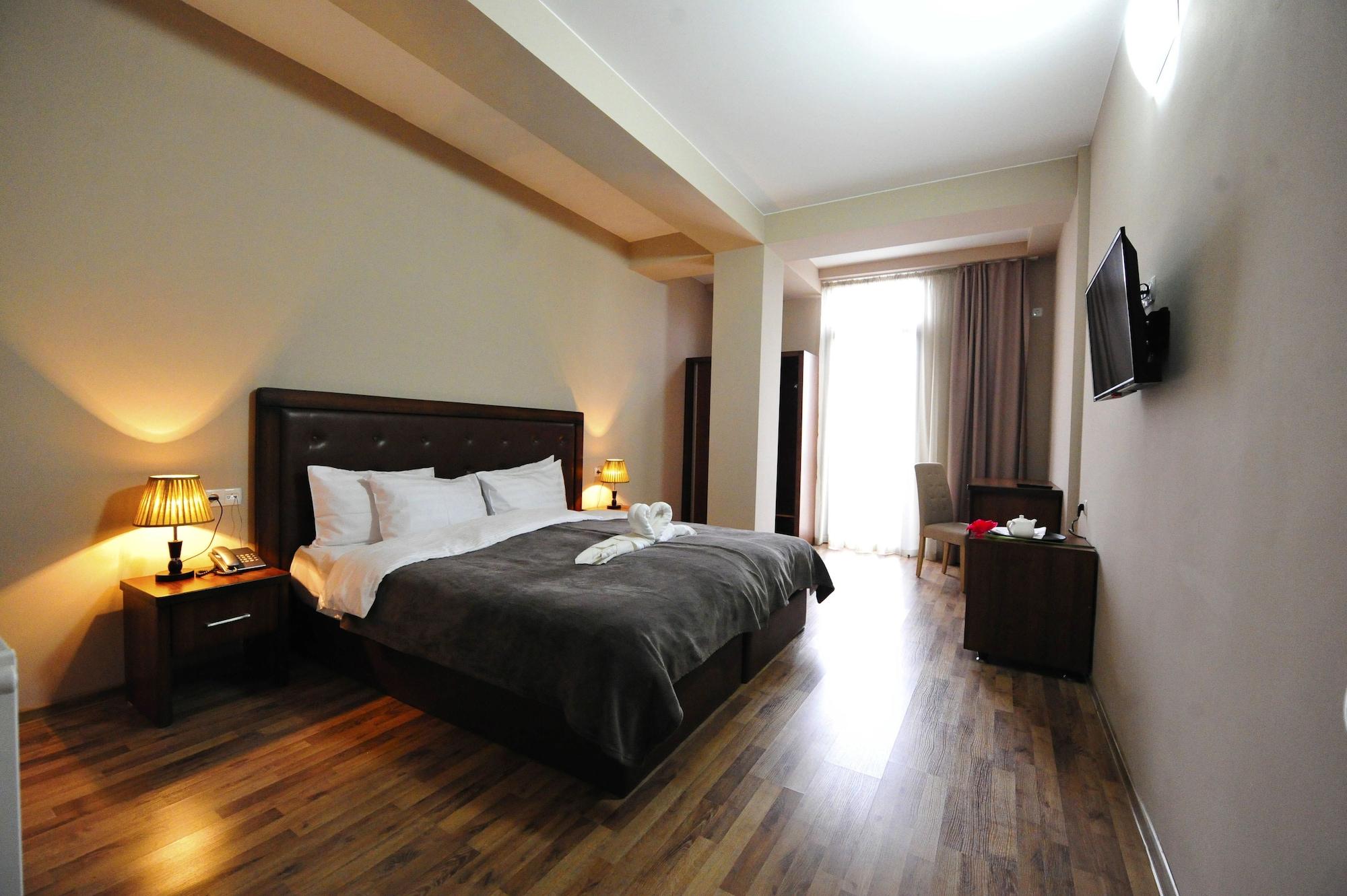Rogalux Blue Hotel Tbilisi Ngoại thất bức ảnh