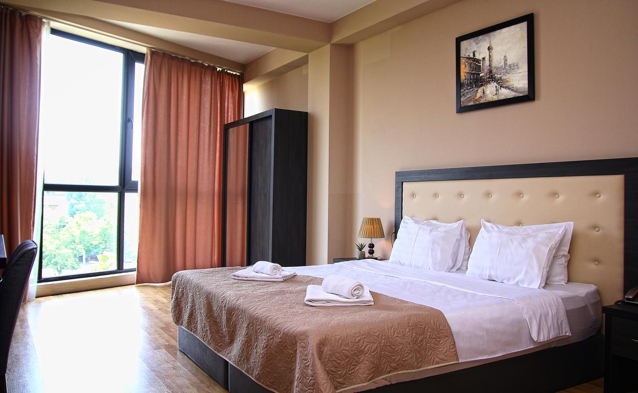 Rogalux Blue Hotel Tbilisi Ngoại thất bức ảnh